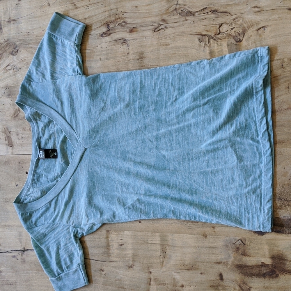 Alternative vintage v-neck tee size S